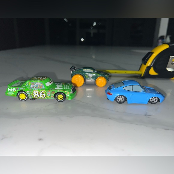 BIG 1:43 Nigel Gearsley hydrowheels Chick Hicks Sally Disney Pixar Cars diecast - Picture 2 of 6